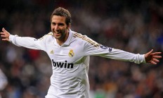 米兰体育app-跨越时空的统治力，从乔治欧冠接管到步行者粉碎鹈鹕的竞技哲学