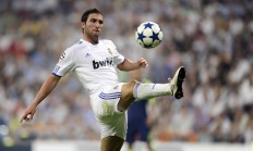 ac米兰官网-爵士对阵76人，乔治生涯之夜，一役铸就永恒传奇