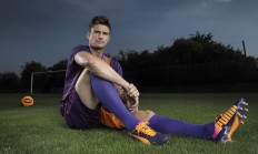 米兰体育-一锤定音，黄喜灿的闪电时刻与欧冠之夜的提前终结