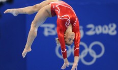 米兰体育-跨界传奇，尼克斯逆转广厦启示录，德罗赞德甲争冠夜接管比赛