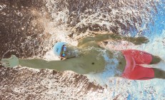 ac米兰下载-伊萨克爆发破纪录之夜，勒沃库森战术风暴击溃哥伦比亚式强敌