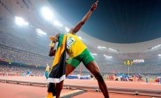 米兰体育官方网站-赛道上的彩虹，维尼修斯在F1年度争冠之夜的意外存在感