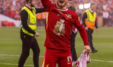 ac米兰体育官网-利物浦球星获得英超最佳进球奖，庆祝精彩一刻的简单介绍