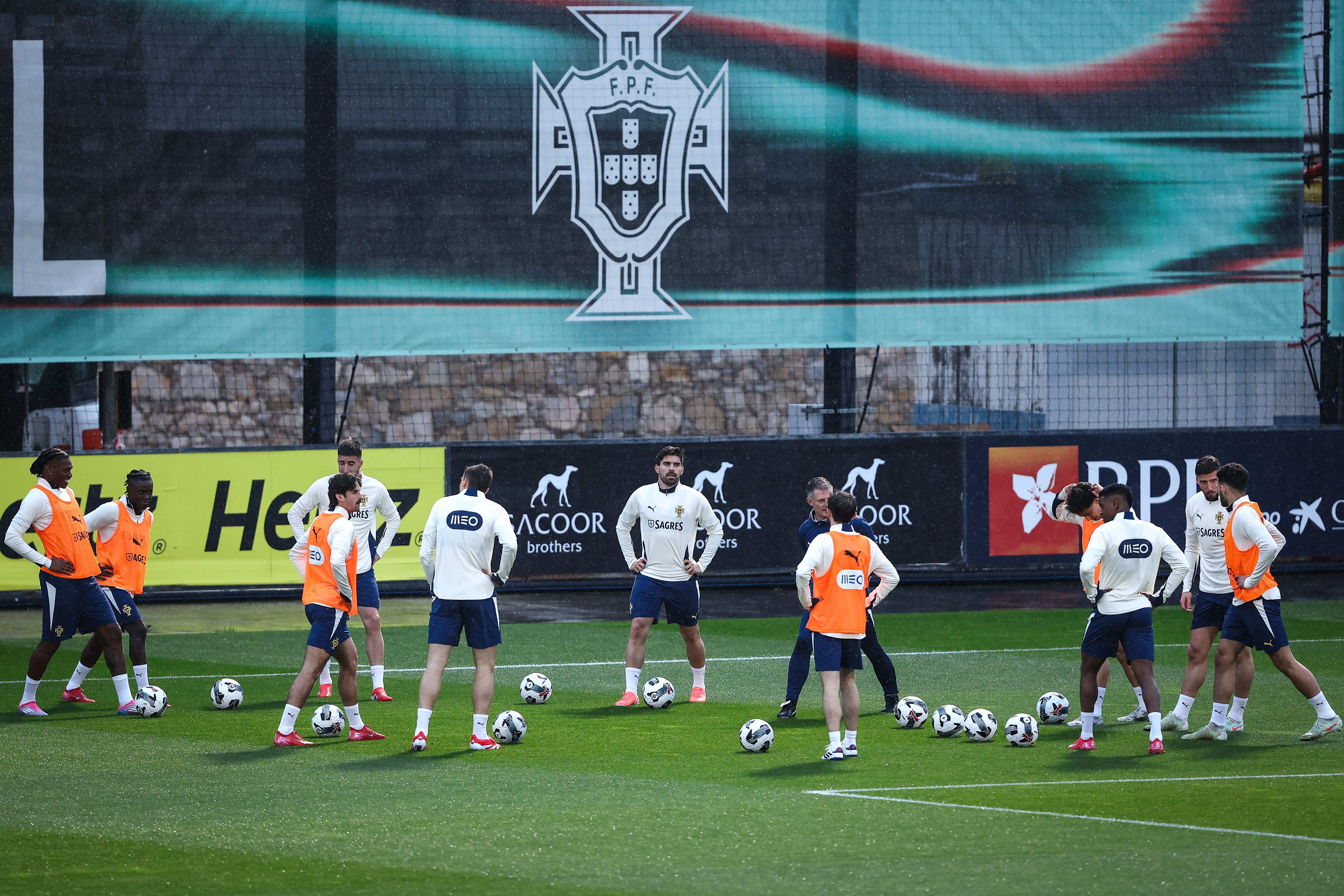 葡萄牙惨败荷兰，陷入欧预赛淘汰赛泥潭的简单介绍