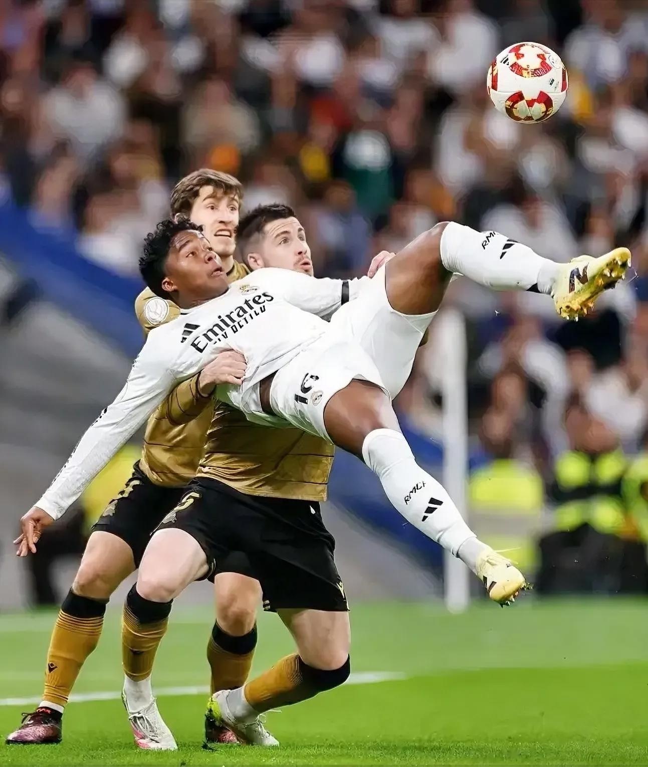 皇马主场告捷，继续追赶领头羊的简单介绍