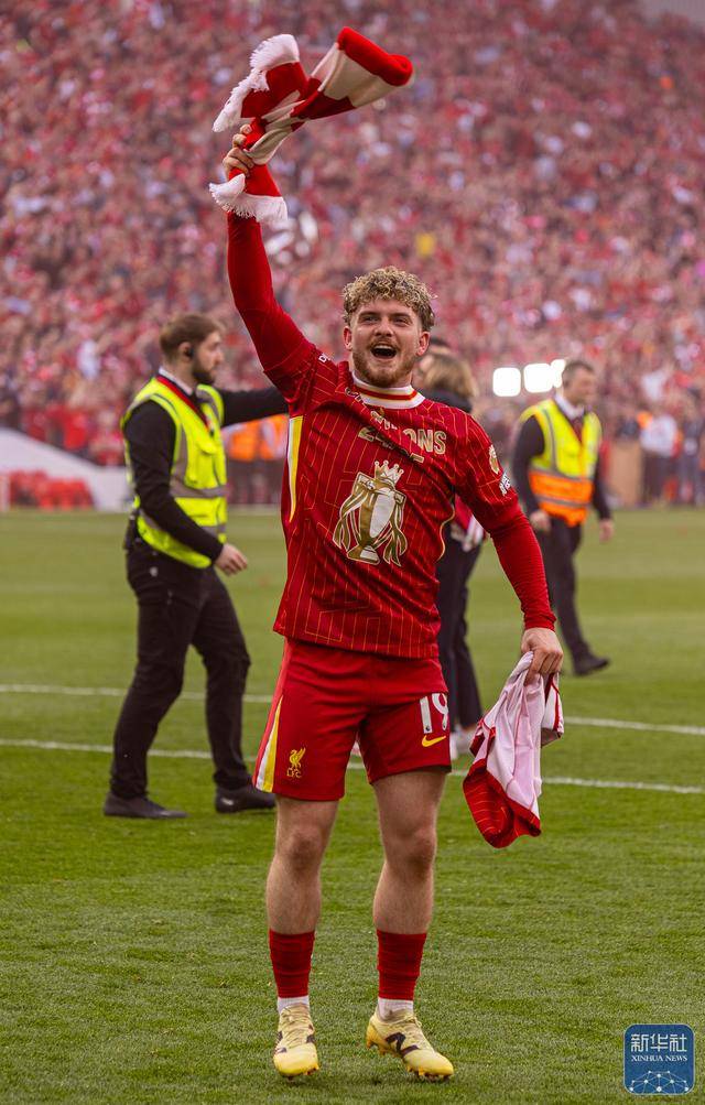 利物浦球星获得英超最佳进球奖,庆祝精彩一刻的简单介绍 利物浦球星获得英超最佳进球奖,庆祝精彩一刻的简单介绍