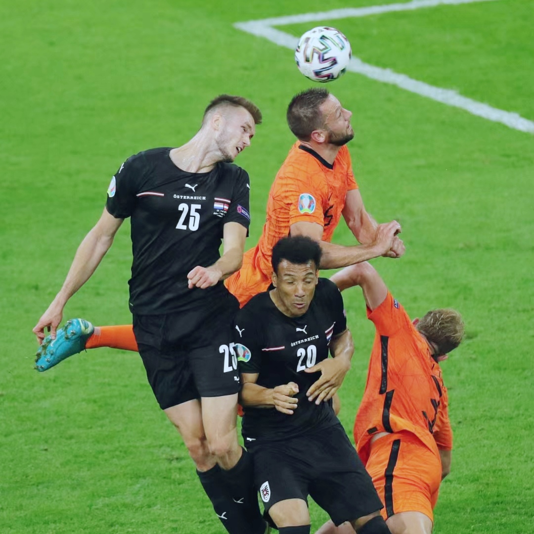 激战场上声势惊人，法国联赛足球风采酣畅的简单介绍