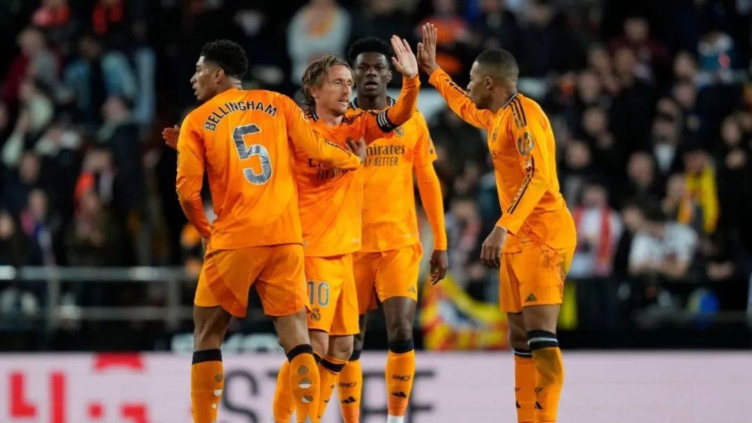 美国逆转瓦伦西亚，莫德里奇完成帽子戏法的简单介绍