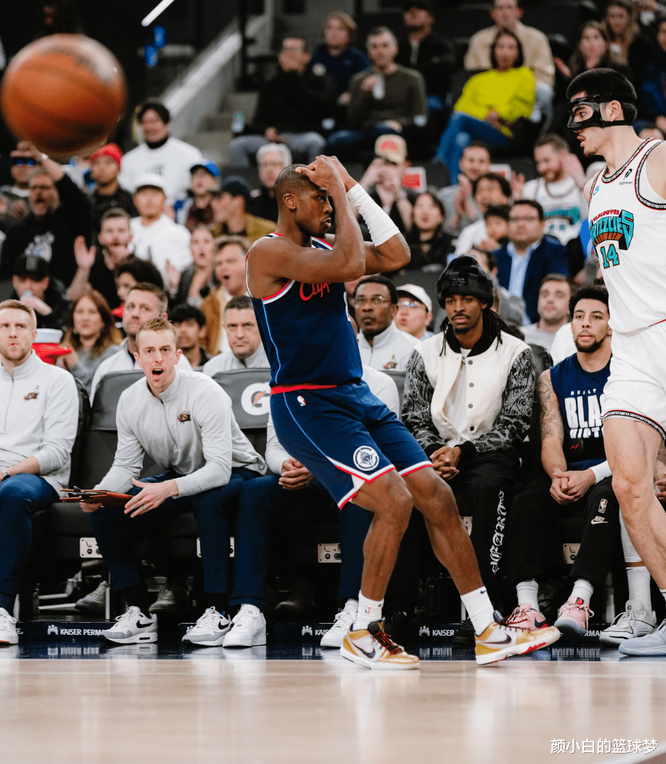 关于美国男篮碾压灰熊，哈登一己之力扛起全队的信息