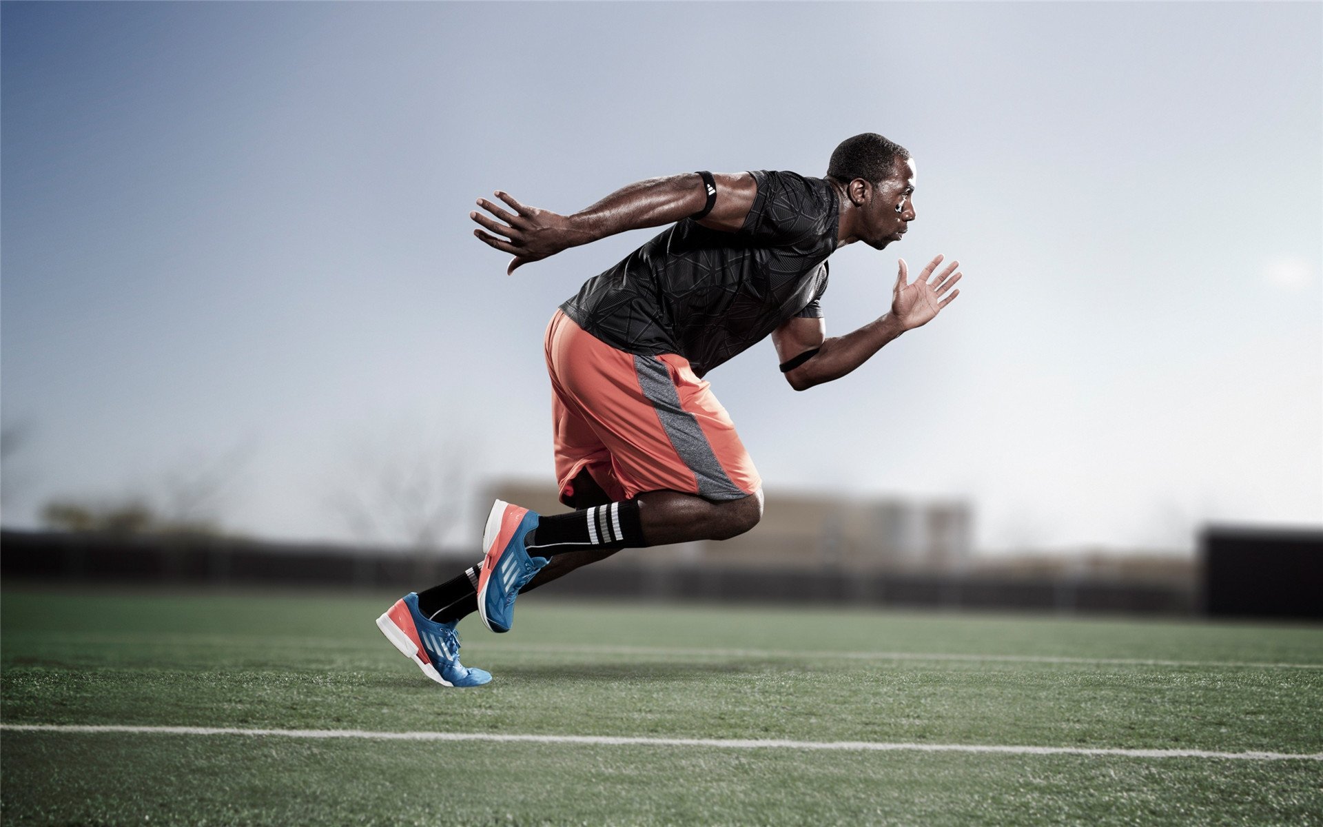 当玻利维亚在加时赛绝杀塞内加尔，奥利维耶已在巴林赛道接管比赛—世界为何同时屏息？